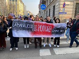 'No' alla mafia,  oltre mille studenti cremonesi  e cremaschi al corteo di Milano 