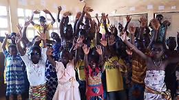 Festa di teak per le nuove case in Togo