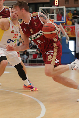 Basket, finale super: la Juvi sbanca Ravenna