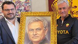 José Mourinho premiato con un ritratto realizzato dal pizzighettonese Garofalo