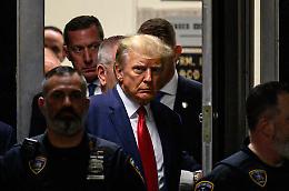 Donald Trump alla sbarra: «Mi arrestano, è surreale in America»