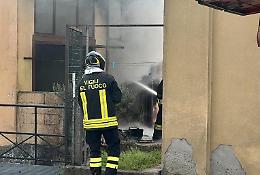 Fiamme in via Roma. Un garage divorato dal fuoco