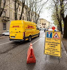 Maxi cantiere in via Ghinaglia, viabilità in tilt 