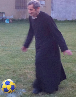 Addio a don Bosio, il prete tra la fede e lo sport