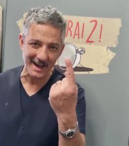 Gli auguri di Rosario Fiorello per il primo compleanno di Radio del Rey
