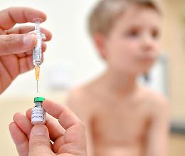 Allarme scarlattina: casi raddoppiati, l’Ats distribuisce i test