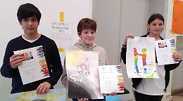 Messaggio di pace: premiati i poster degli alunni della media