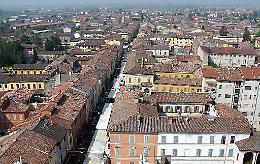 'Appartamenti pollaio': «In trenta in una casa»
