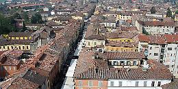 Giro di vite sulle ‘case pollaio’, il leader del centro islamico: «Noi con il Comune»