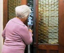 Incontro di sensibilizzazione sul tema delle truffe condotte “alla porta” 