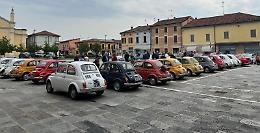 Il maltempo non frena l'ottavo raduno delle Fiat 500