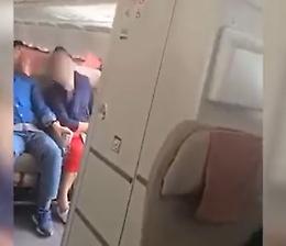 Corea Sud: uomo apre portellone di emergenza in atterraggio