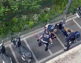 Picchiata e bloccata con manganellate:  la 42enne denuncia