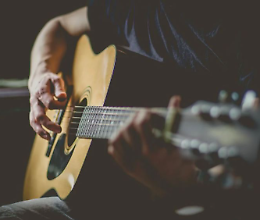 "Voce alla chitarra": performance di S. Gianbruno e G. Marchetti
