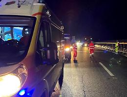 Contromano per un chilometro sull'A15, tragedia sfiorata