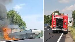 Camioncino in fiamme sull'ex statale, paura per i due a bordo