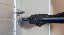 Ladri: altro assalto alla casa del prete, ma la porta non cede
