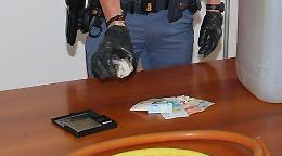 Spacciatore 17enne bloccato e denunciato dagli agenti del commissariato