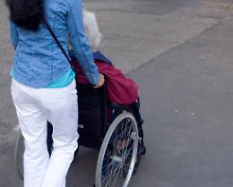 Eredità contesa,  cugini contro la badante: battaglia sulle perizie