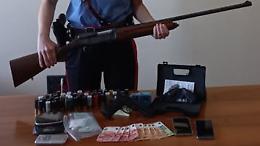 Minacce di morte per un presunto debito di droga, arrestato lo spacciatore