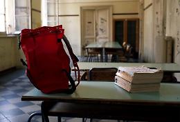 Bidella multata perché fa due lavori, è gara di solidarietà