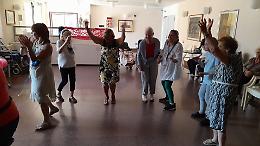 Rsa, alla Zucchi Falcina la «discoteca dei nonni» è un successone
