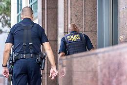 Usa, in video un'afroamericana incinta sbattuta a terra dalla polizia