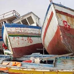 "Barche troppo piene" racconti sui drammi del mediterraneo