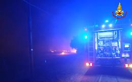 Un altro incendio di rotoballe nella notte, la mano è del piromane seriale?