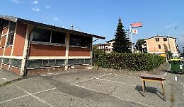 Castelvetro. Casa della gioventù, è scontro tra il sindaco Granata e don Camporese