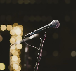 Serata di musica e karaoke per il paese