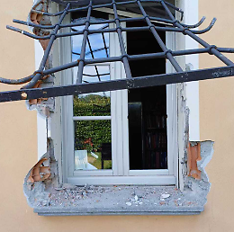 Raid a villa Olmi: via gioielli e ricordi