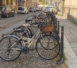 Via le bici dal Museo: saranno rimosse le rastrelliere