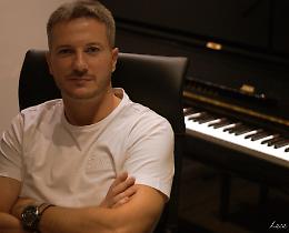 'Overland': la musica da guardare tra l'Africa e il Borneo