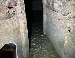 Una 'piscina' dentro il municipio