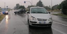 Schianto tra due auto all'incrocio di Marzalengo, tre persone coinvolte