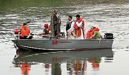 San Bartolomeo. Il santo sull’acqua, i fedeli sulla riva