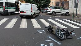 Scontro tra furgone e scooter in via Ghinaglia, ferito un 29enne