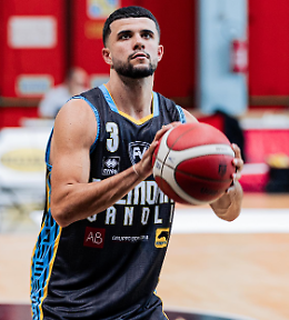 Basket serie A: aereo dirottato a Roma, la Vanoli non giocherà a Napoli