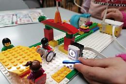 Lego abbandona le bottiglie riciclate per costruire mattoncini