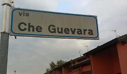 Via Che Guevara, la sinistra si compatta