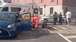 Investita in bici in via Carlo Urbino, 59enne ricoverata
