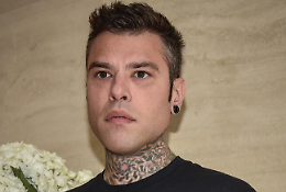 Fedez ancora ricoverato, dimissioni non sarebbero imminenti
