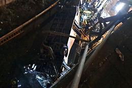 Pullman precipita da strada sopraelevata a Mestre, molte vittime