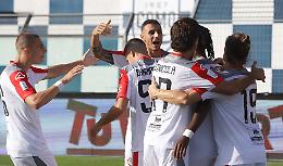 Calcio. Cremonese, in dieci, corsara a Como. Vince 3-1