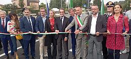Nuova rotatoria all'incrocio per Capergnanica inaugurata da Attilio Fontana