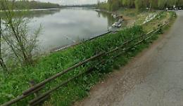 Scavalca la ringhiera al lido Po e vuole buttarsi nel fiume, salvato 86enne 