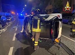 Auto si ribalta, ferito un 31enne