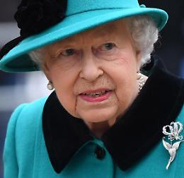 Marazzi. God save the queen, in passerella per Elisabetta