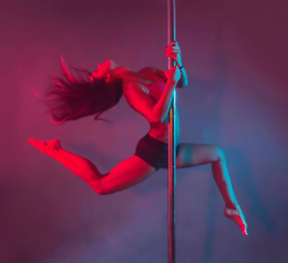 Serata pole & dance: eleganza, forza e spettacolo